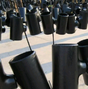 Connecting Pipes Carbon Steel Equal Tee Black Painting 15crmo